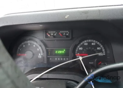 2012 Ford Econoline E250 Van z USA, uszkodzony, nr VIN 1FTNE2EW8CDA53333